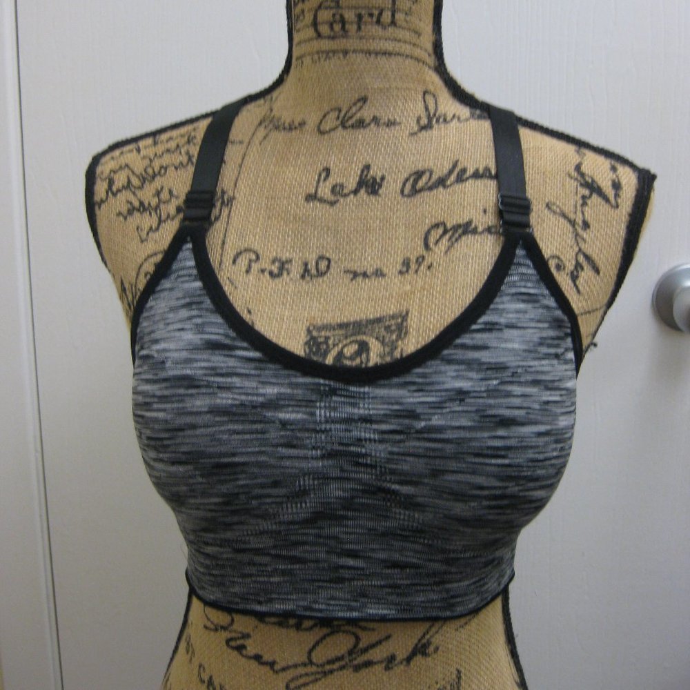 NWOT Say Fut padded yoga sports bra M medium